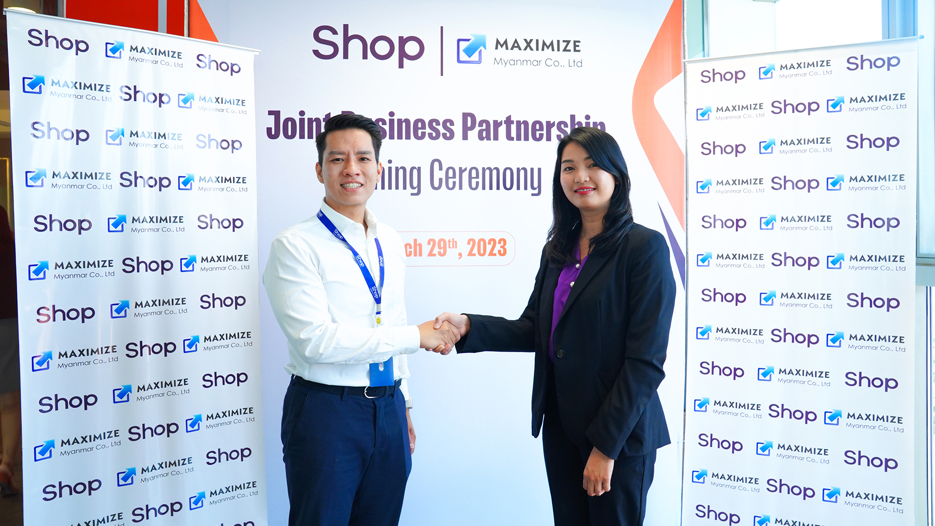Agreement Signing Ceremony of Shop MM and Maximize Myanmar as Joint